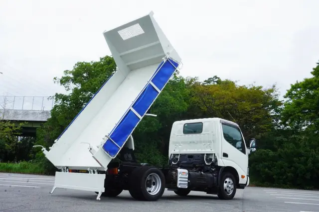 日野 デュトロ 2RG-XZC600T(2WD)の写真2