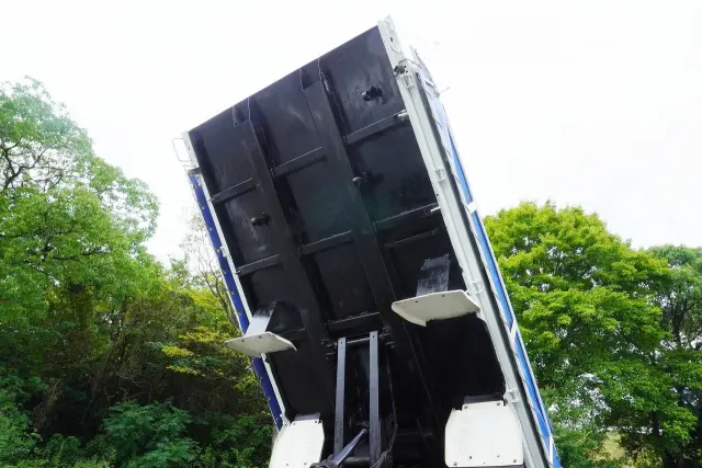 日野 デュトロ 2RG-XZC600T(2WD)の写真19