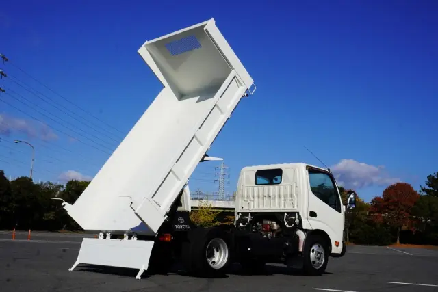 トヨタ ダイナ TKG-XZU620D(2WD)の写真2