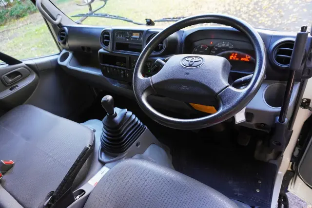 トヨタ ダイナ TKG-XZU620D(2WD)の写真3