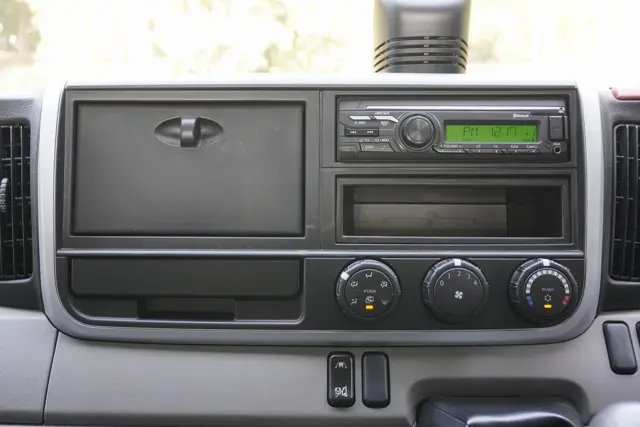 三菱 キャンター 2PG-FEB50(2WD)の写真42