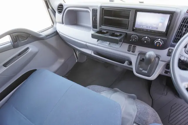 三菱 キャンター TKG-FBA20(2WD)の写真39