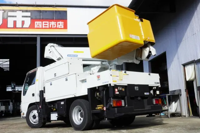 いすゞ エルフ TPG-NKR85AN(2WD)の写真11