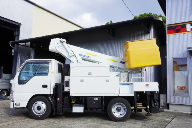 いすゞ エルフ TPG-NKR85AN(2WD)の写真12