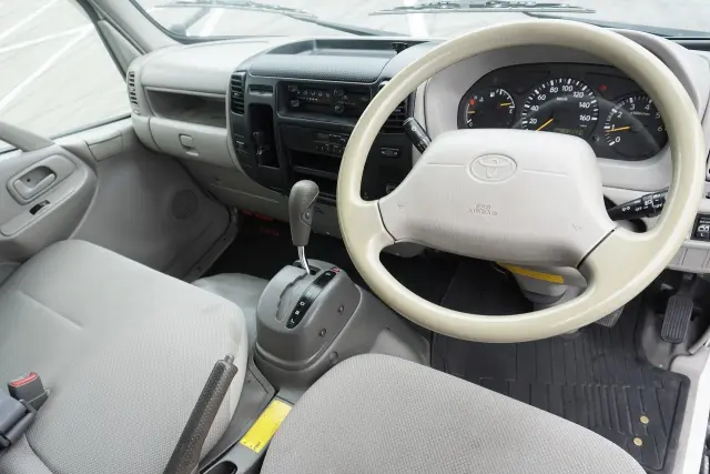 トヨタ ダイナ LDF-KDY231(2WD)の写真3