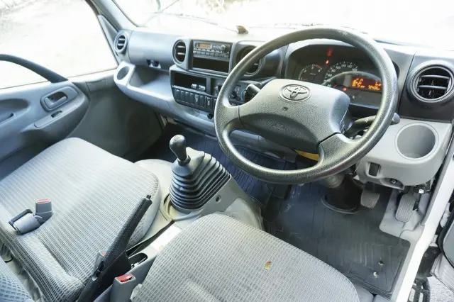 トヨタ トヨエース TKG-XZC605V(2WD)の写真3