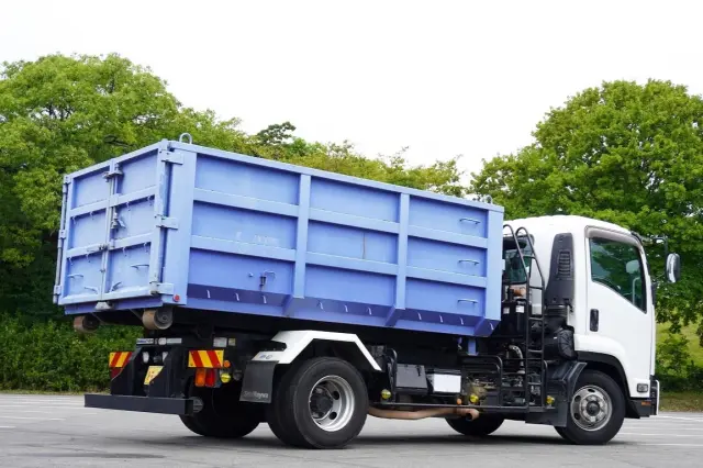 いすゞ フォワード TKG-FRR90S2(2WD)の写真2