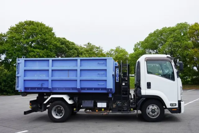 いすゞ フォワード TKG-FRR90S2(2WD)の写真11