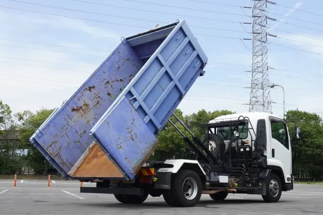 いすゞ フォワード TKG-FRR90S2(2WD)の写真20