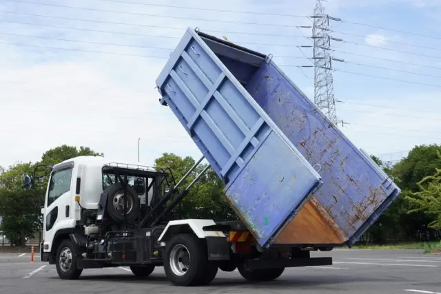 いすゞ フォワード TKG-FRR90S2(2WD)の写真22