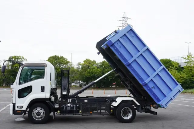 いすゞ フォワード TKG-FRR90S2(2WD)の写真23