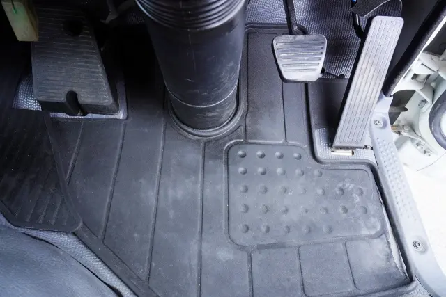 いすゞ エルフ 2RG-NJR88AN(2WD)の写真43