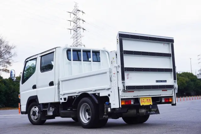 三菱 キャンター 2RG-FBA20(2WD)の写真11