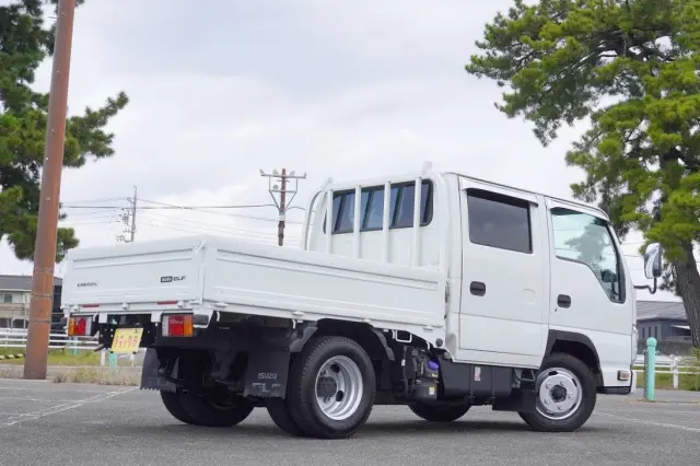 いすゞ エルフ 2RG-NJR88A(2WD)の写真2