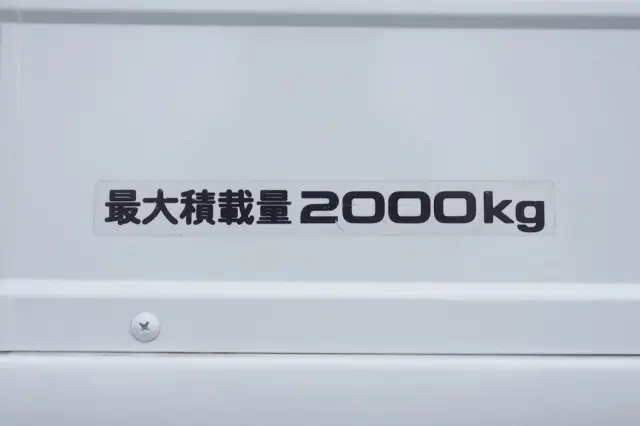 いすゞ エルフ 2RG-NJR88A(2WD)の写真7
