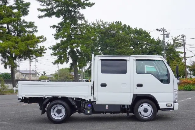 いすゞ エルフ 2RG-NJR88A(2WD)の写真10