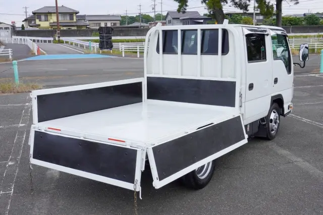 いすゞ エルフ 2RG-NJR88A(2WD)の写真15