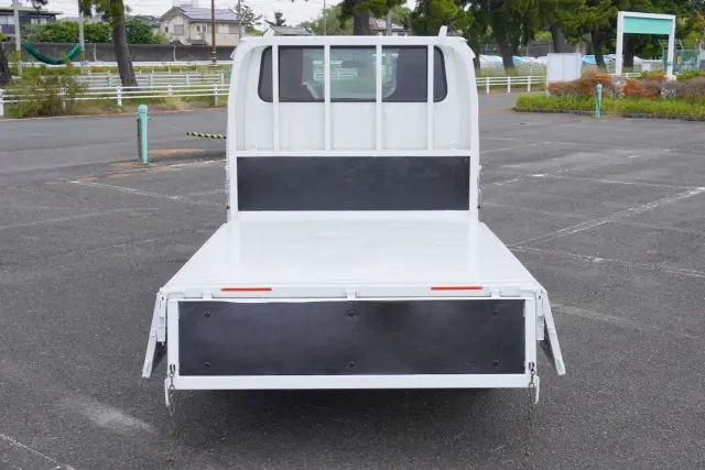 いすゞ エルフ 2RG-NJR88A(2WD)の写真16