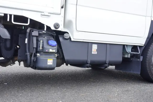 いすゞ エルフ 2RG-NJR88A(2WD)の写真28