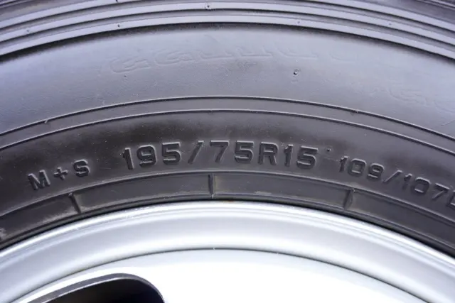 いすゞ エルフ 2RG-NJR88A(2WD)の写真34