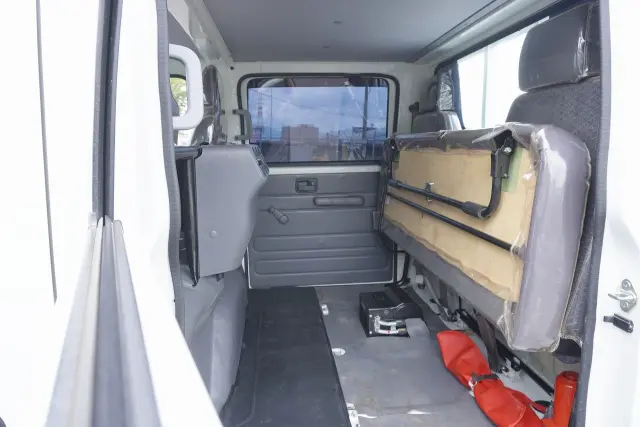 いすゞ エルフ 2RG-NJR88A(2WD)の写真38