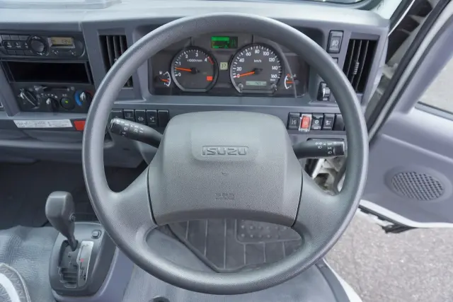 いすゞ エルフ 2RG-NJR88A(2WD)の写真40