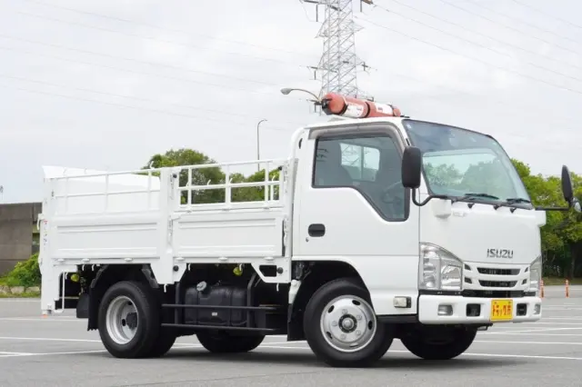 いすゞ エルフ TPG-NKR85A(2WD)の写真9
