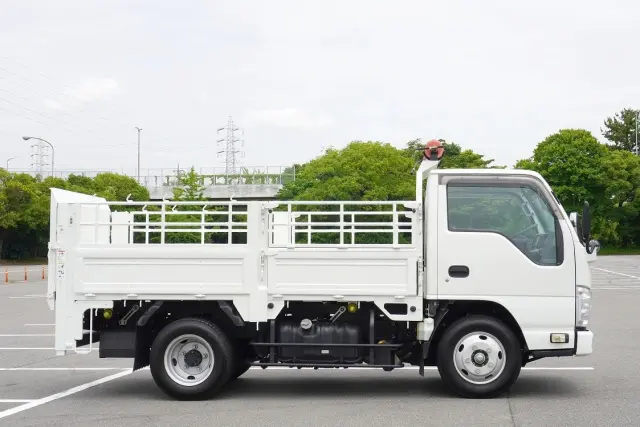 いすゞ エルフ TPG-NKR85A(2WD)の写真10