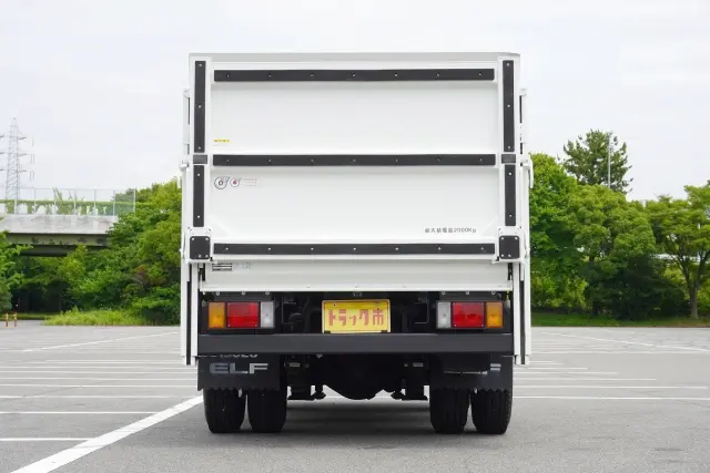 いすゞ エルフ TPG-NKR85A(2WD)の写真11