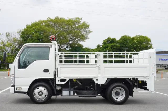 いすゞ エルフ TPG-NKR85A(2WD)の写真13
