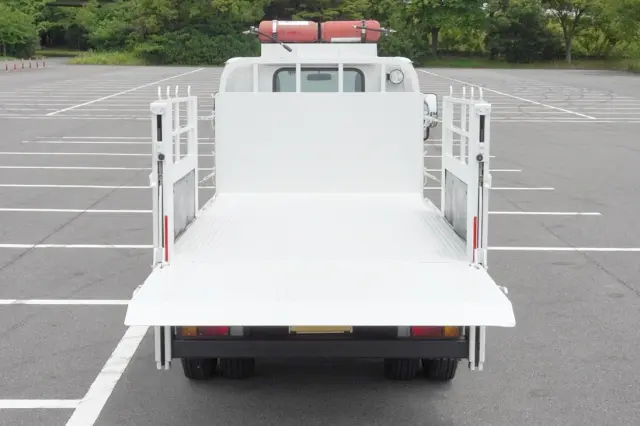 いすゞ エルフ TPG-NKR85A(2WD)の写真17