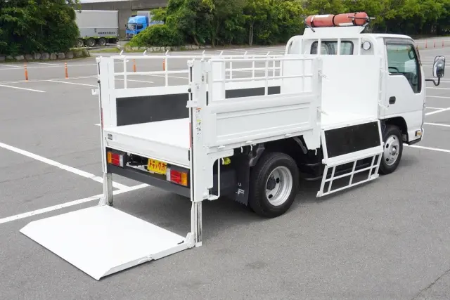 いすゞ エルフ TPG-NKR85A(2WD)の写真23
