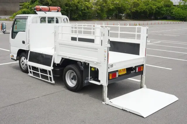 いすゞ エルフ TPG-NKR85A(2WD)の写真24