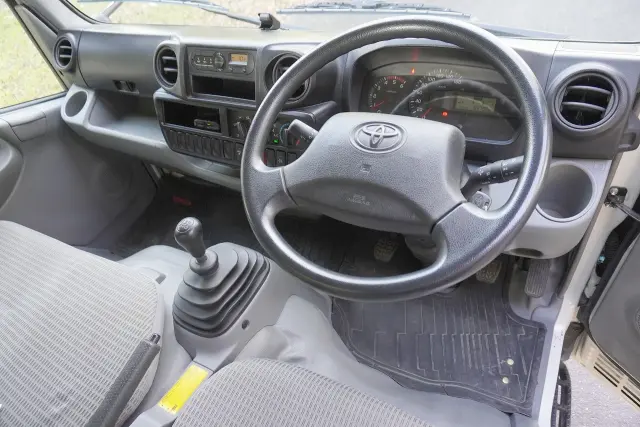 トヨタ トヨエース LDF-KDY281(4WD)の写真3