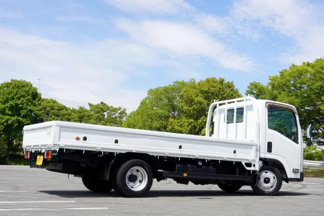 いすゞ エルフ TKG-NLR85AR(2WD)の写真2