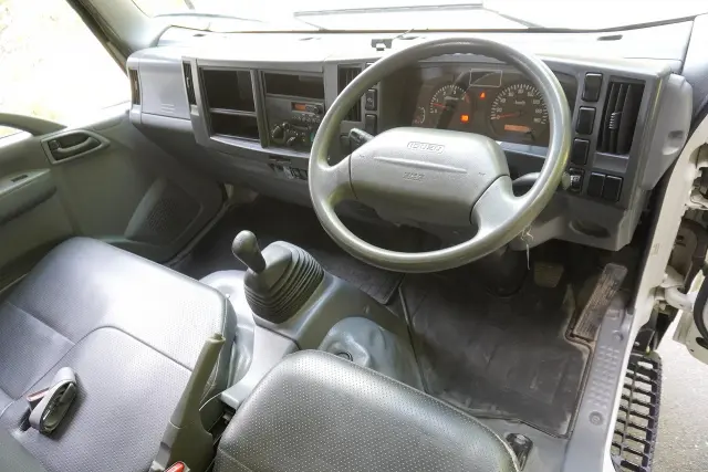 いすゞ エルフ TKG-NLR85AR(2WD)の写真3