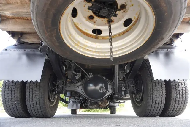 いすゞ エルフ TKG-NLR85AR(2WD)の写真6