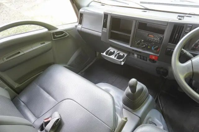 いすゞ エルフ TKG-NLR85AR(2WD)の写真40