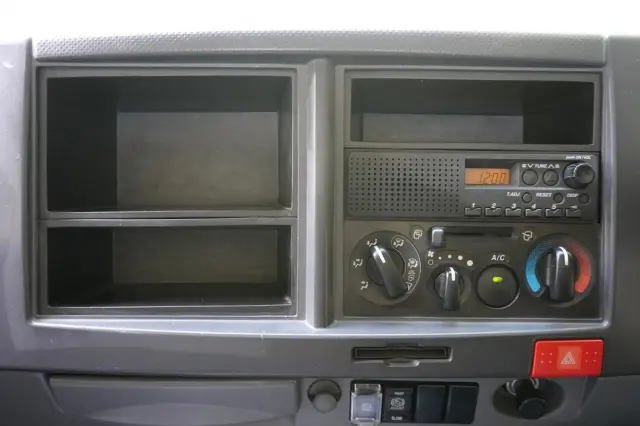 いすゞ エルフ TKG-NLR85AR(2WD)の写真41