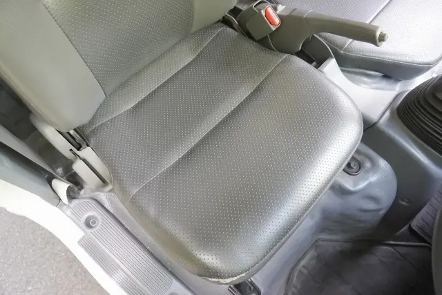 いすゞ エルフ TKG-NLR85AR(2WD)の写真46