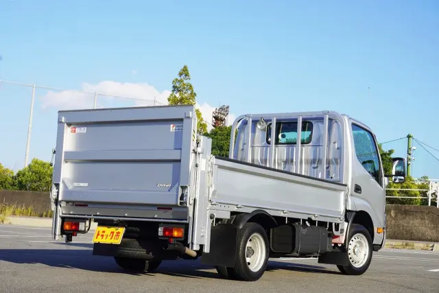 トヨタ ダイナ 3BF-TRY230(2WD)の写真2