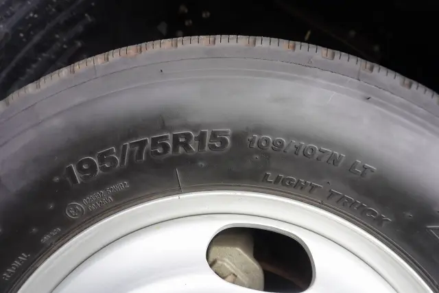 いすゞ エルフ TKG-NJR85A(2WD)の写真38