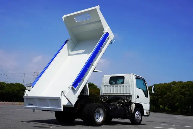 いすゞ エルフ TKG-NKR85AN(2WD)の写真2