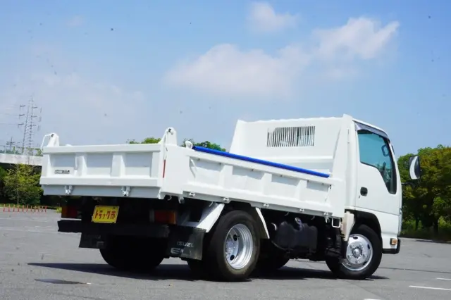 いすゞ エルフ TKG-NKR85AN(2WD)の写真9
