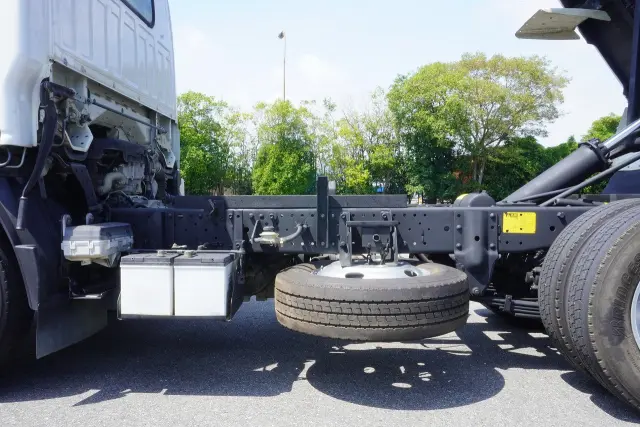 いすゞ エルフ TKG-NKR85AN(2WD)の写真28