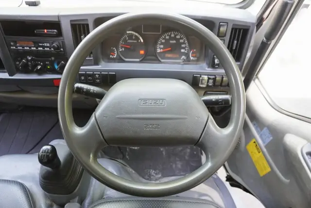 いすゞ エルフ TKG-NKR85AN(2WD)の写真41