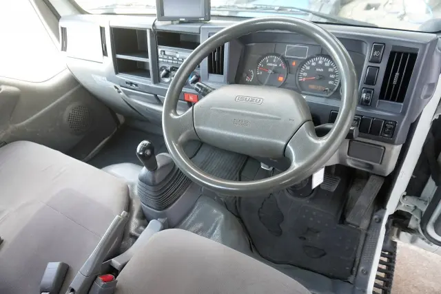 いすゞ エルフ TKG-NKR85A(2WD)の写真3