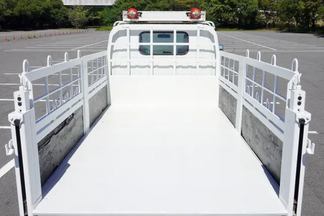 いすゞ エルフ TKG-NKR85A(2WD)の写真5