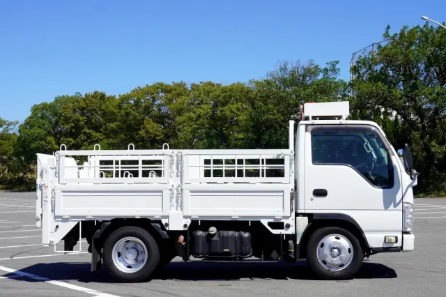 いすゞ エルフ TKG-NKR85A(2WD)の写真10
