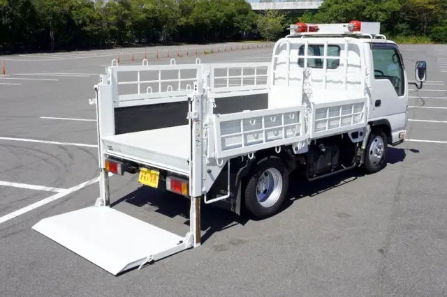 いすゞ エルフ TKG-NKR85A(2WD)の写真24